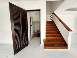 Kew Vale (D16), Terrace #585653001